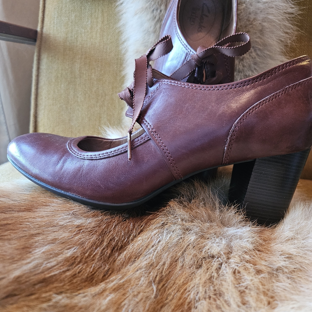 Clarks Indigo Women's Burgundy/Brown Heeled Shoes With Ribbon 9M - Picture 3 of 8